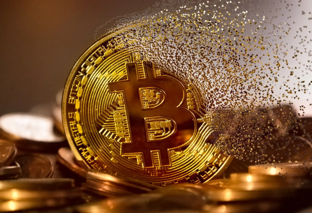 比特币 (BTC) 暂时跌破117，000美元